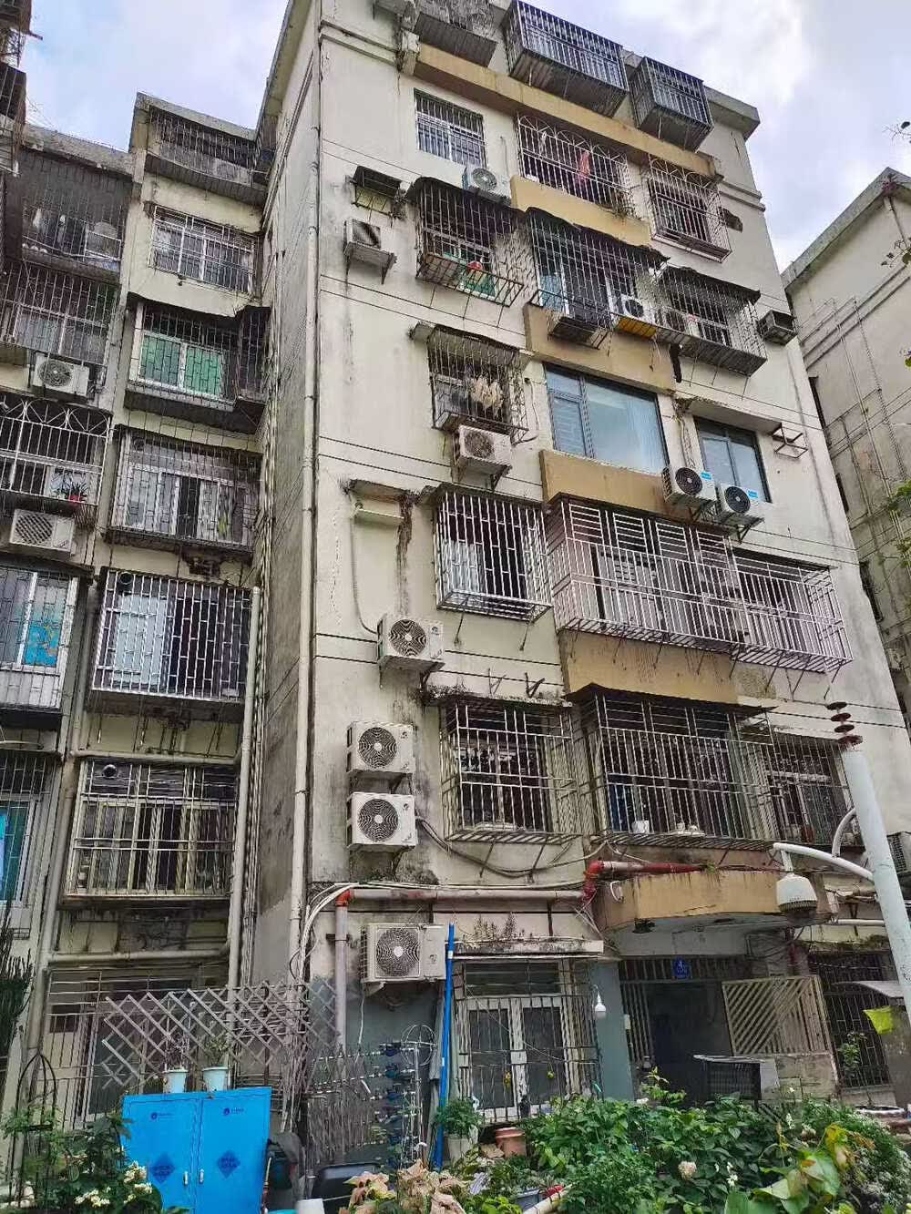 深圳市福田区红荔路园岭新村园岭新村88栋708