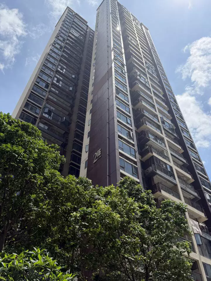 深圳市龙岗区横岗街道地铁锦上花园2栋1801