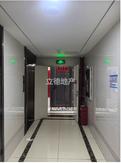 深圳市光明新区公明街道南环大道南侧峰荟花园3栋1402