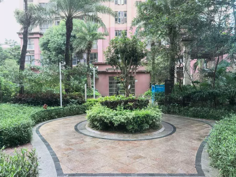 深圳市龙岗区龙岗街道旭源怡景轩1号楼1403