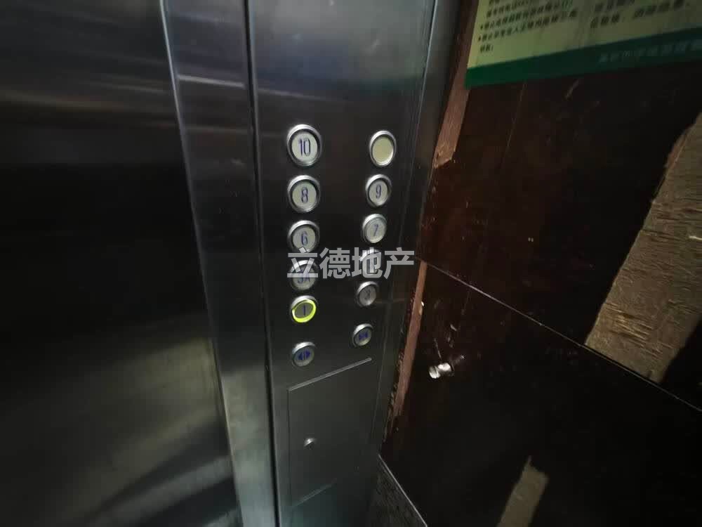 深圳市宝安区宝城115区西乡大道北侧御龙居6栋A单元1001
