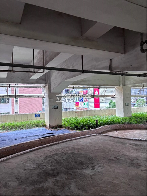 深圳市龙岗镇龙威大街创富时代名苑802