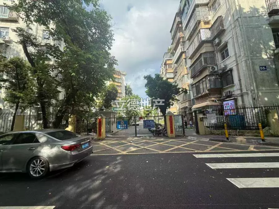 深圳市福田区红荔路园岭新村51栋402