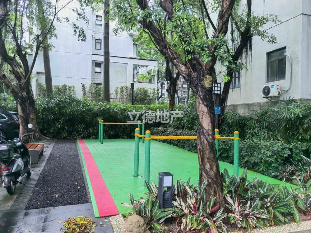 深圳市龙岗区布吉镇第五园M3栋A单元A501