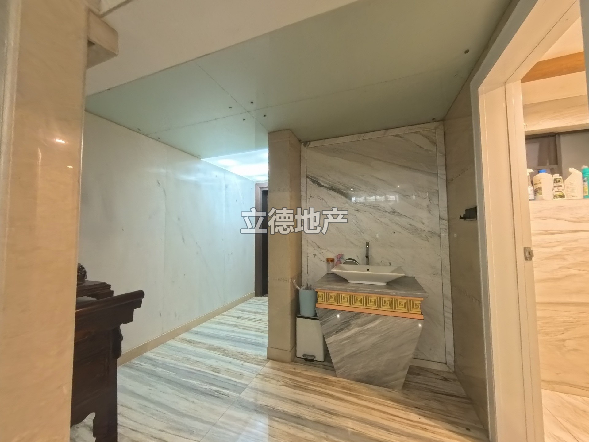 豪装别墅，拎包入住，超大使用面积