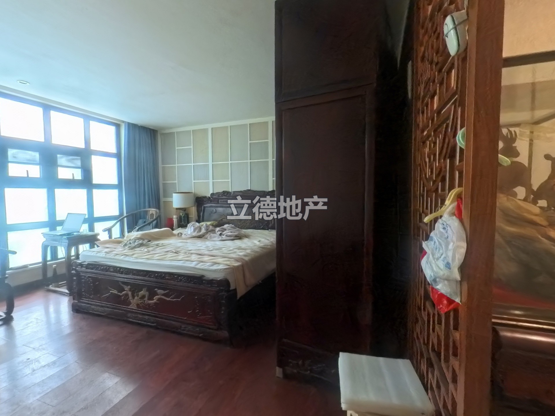 豪装别墅，拎包入住，超大使用面积