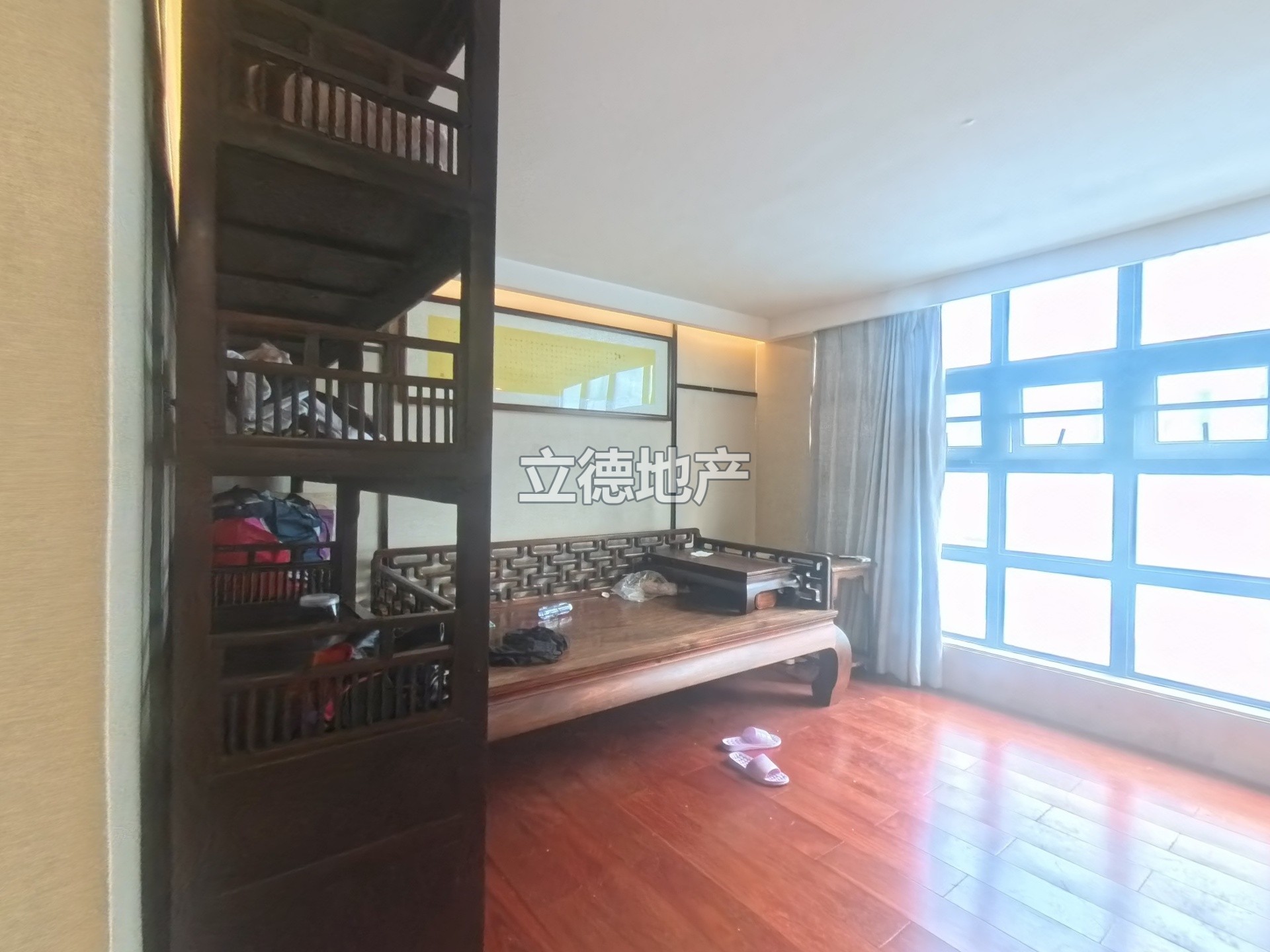 豪装别墅，拎包入住，超大使用面积