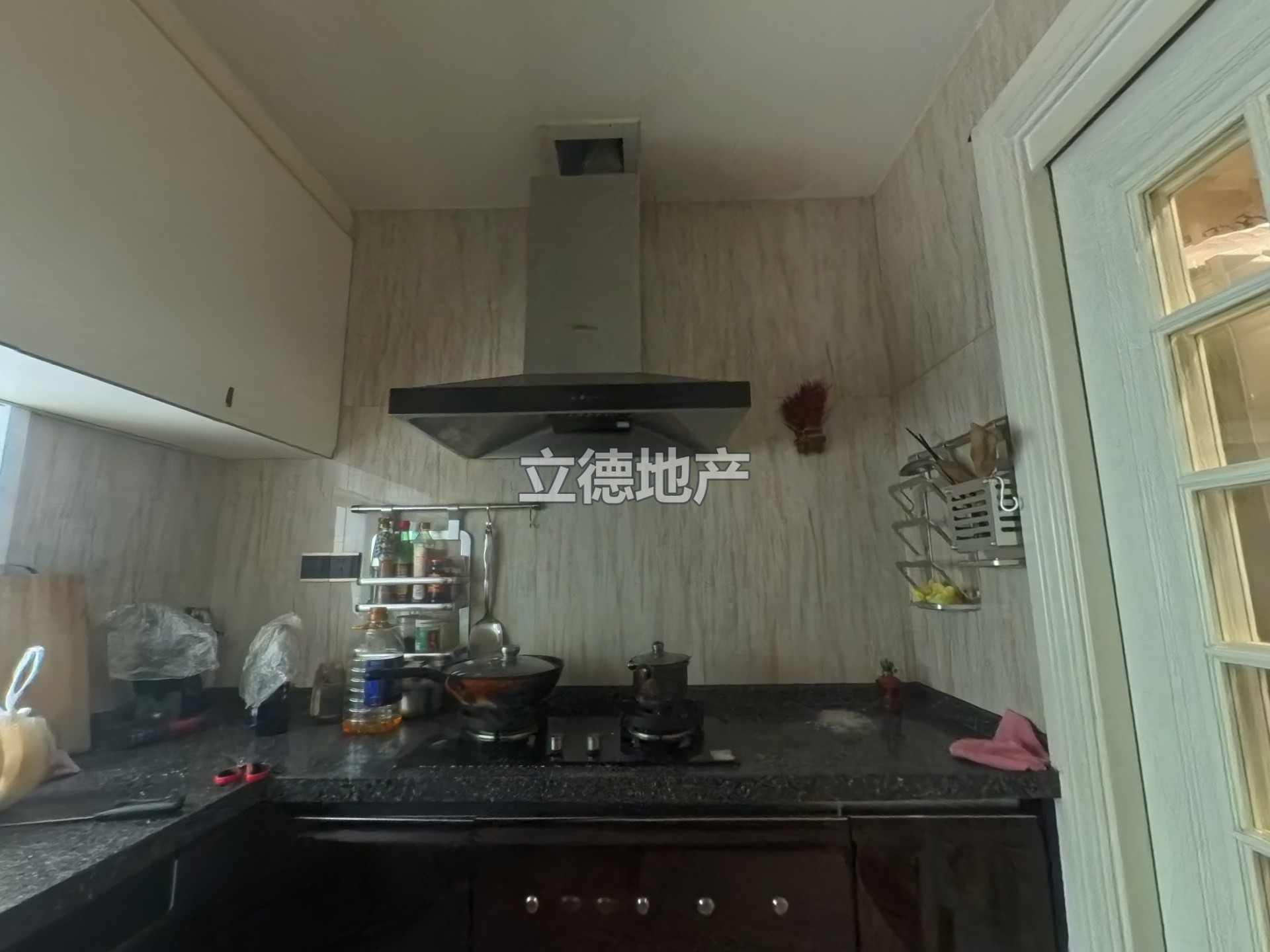 豪装别墅，拎包入住，超大使用面积