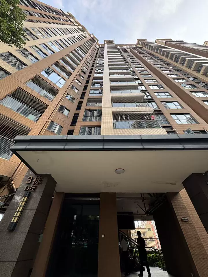 深圳市光明区公明街道松白路以南,福前路以北,马田路以西宏发嘉域花园一期3栋D塔楼3001