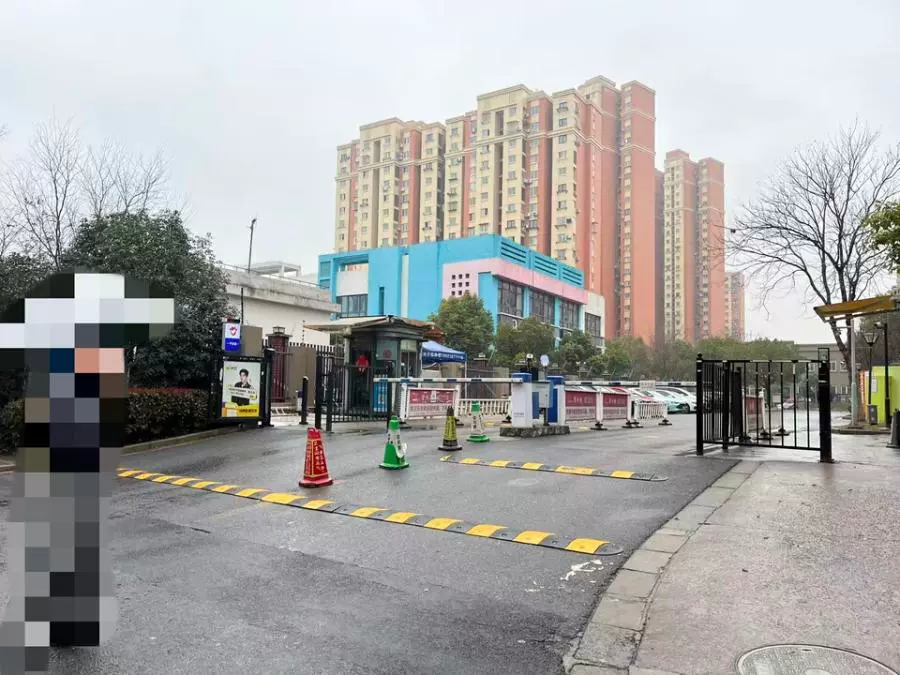 上海市宝山区美康路818弄7号801室
