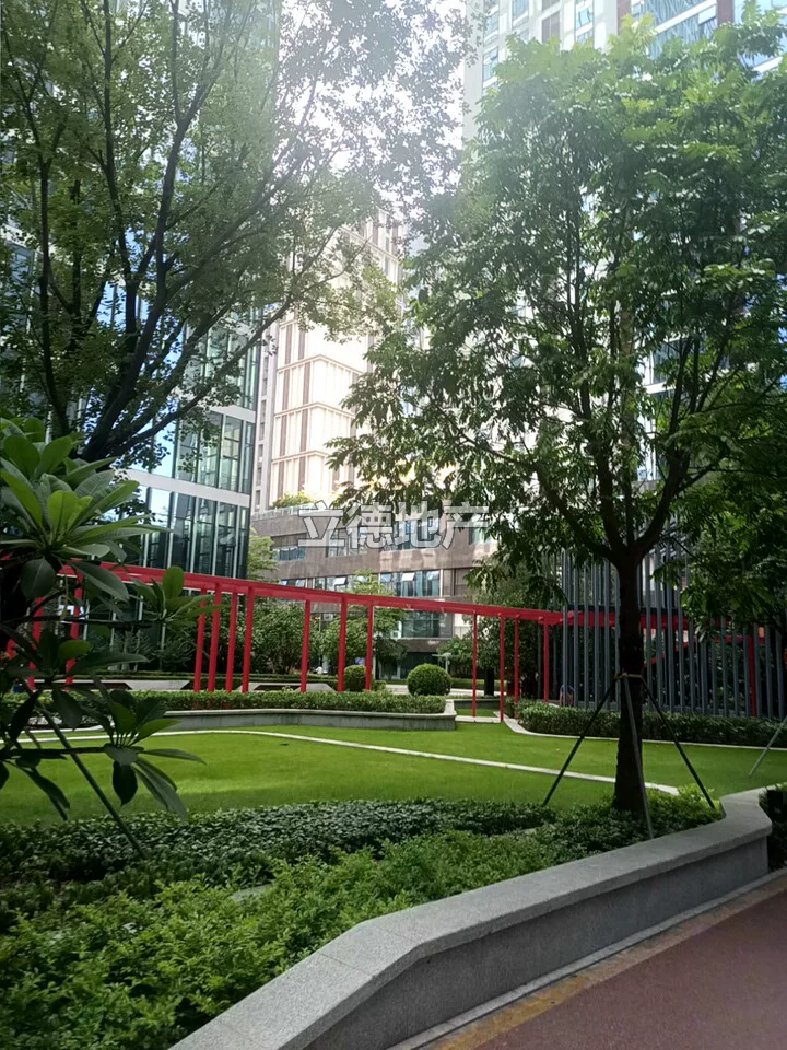 深圳市龙华街道清湖工业园宝能科技园12栋01