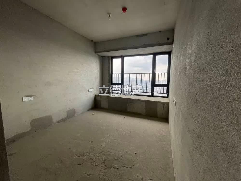深圳市龙岗区坪地街道君胜熙珑山花园5栋D座房产共56套