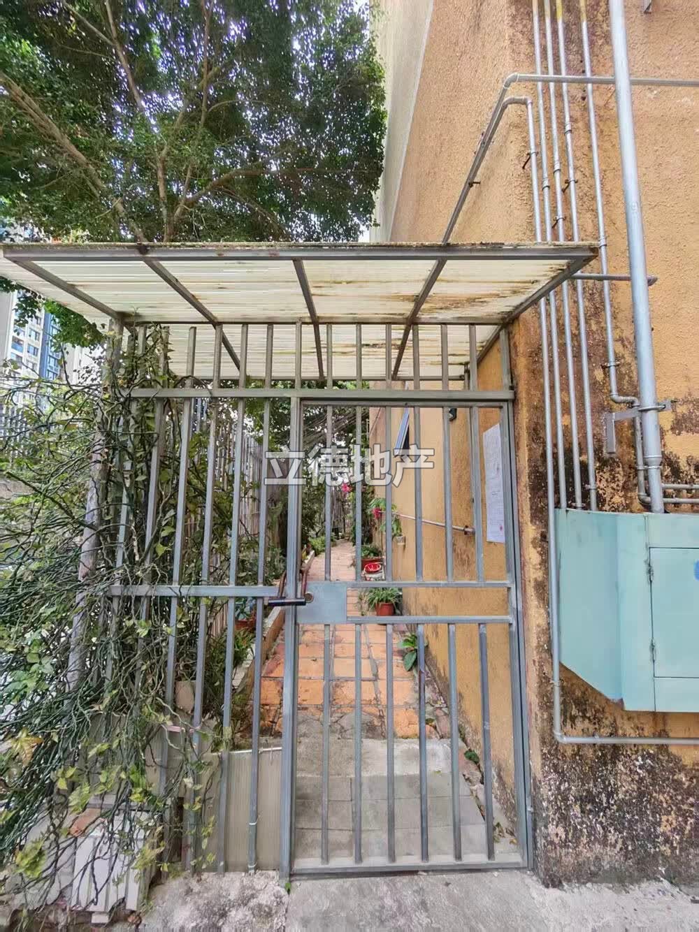深圳市罗湖区草埔比华利山庄15栋106