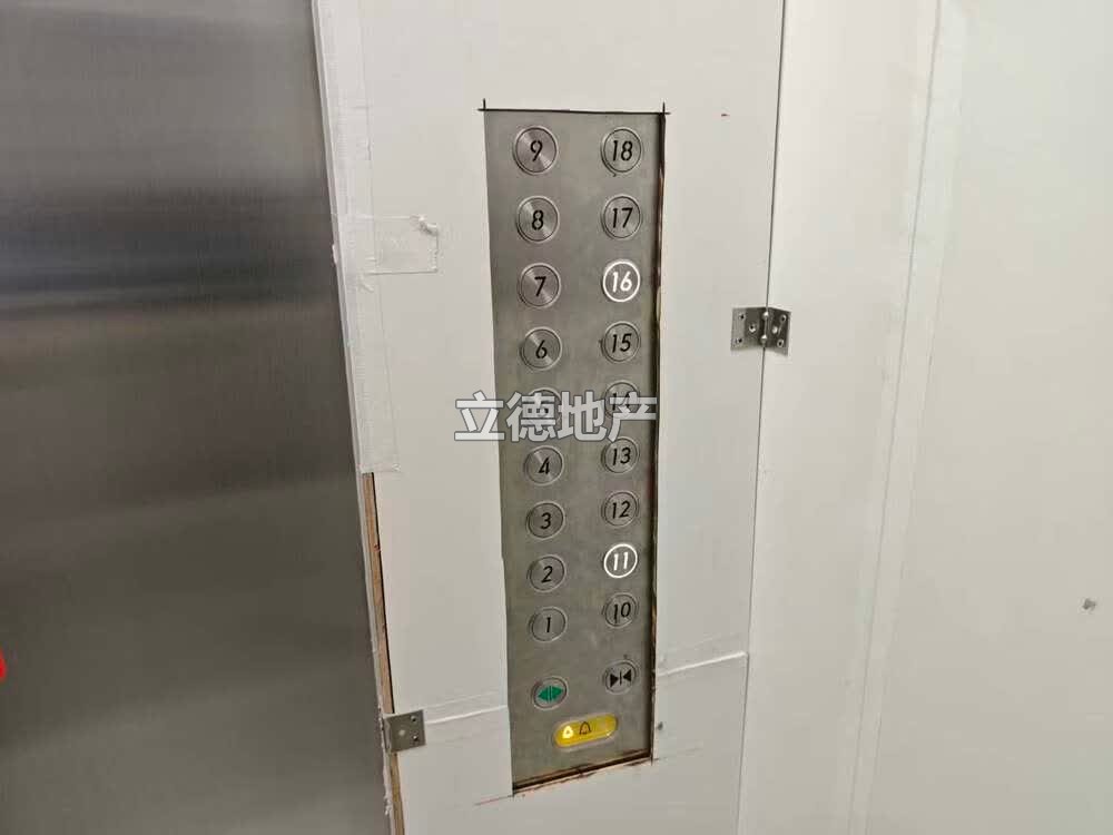 深圳市宝安区龙华街道东环二路东侧城市明珠花园21栋11D